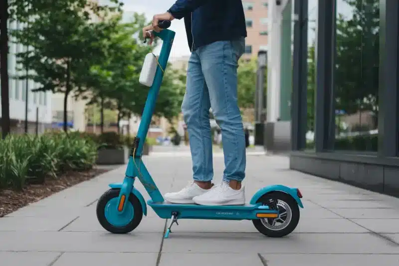Ferdsel på el-sparkesykkel: dette er reglene i norge i 2025